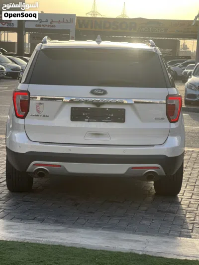Ford Explorer Limited 4
