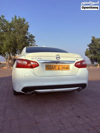 Nissan Altima SV 2