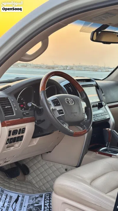 Toyota Land Cruiser GXR 4