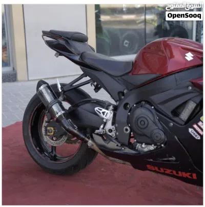 سوزوكي GSX-R750 3