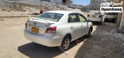 Toyota Yaris Basic 4