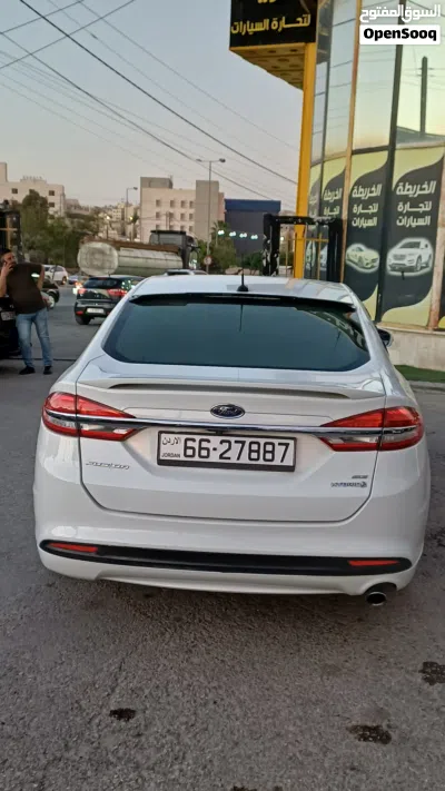 Ford Fusion SE 2