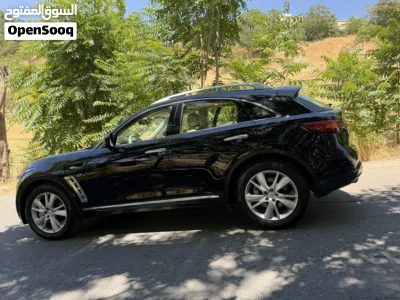 Infiniti QX70 Luxury 4