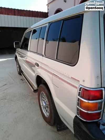 Mitsubishi Pajero GLS 4