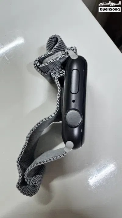 ساعة ابل وتش se حاله جداً ممتازه 2