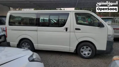 Toyota Hiace Cargo 3