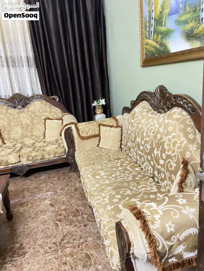 طقم كنب مع طاولات 3