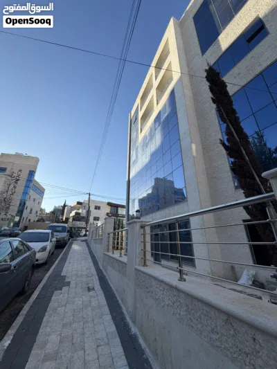 مكاتب تجارية بأسعار مميزة و مساحات مختلفة للإيجار 2