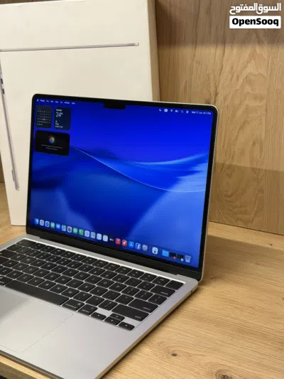 MacBook Air 2025. M4-Chip. 16 RAM. 256 SSD. 13.6-inch 3
