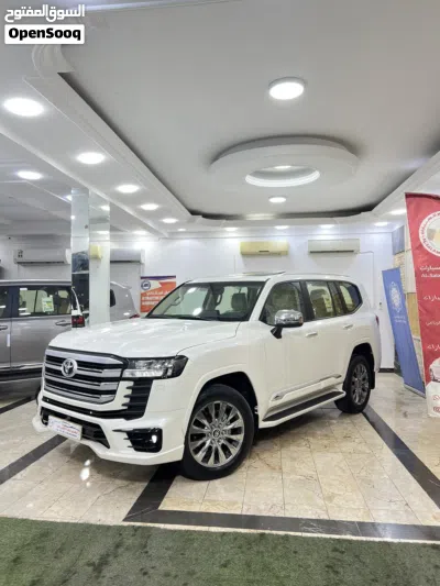 Toyota Land Cruiser GXR 3