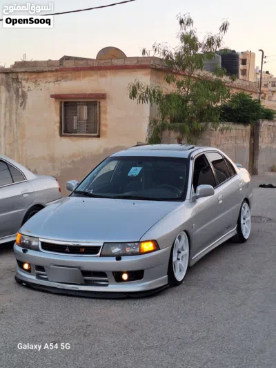 ميتسوبيشي لانسر Standard 3