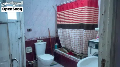 فرصه شقه للبيع بمدينه نصر الحي التامن بين حسن مامون وشارع الطاقه 3