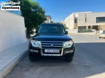 Mitsubishi Pajero GLS 2