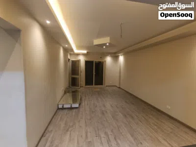 شقةللايجار بمدينة الرحاب 3 غرف تشطيب الترا سوبر لوكس شامل وحدات المطبخ 2