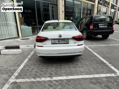 Volkswagen Passat SE 3
