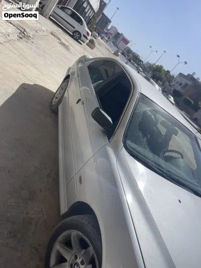 بي ام دبليو الفئة 5 525 3