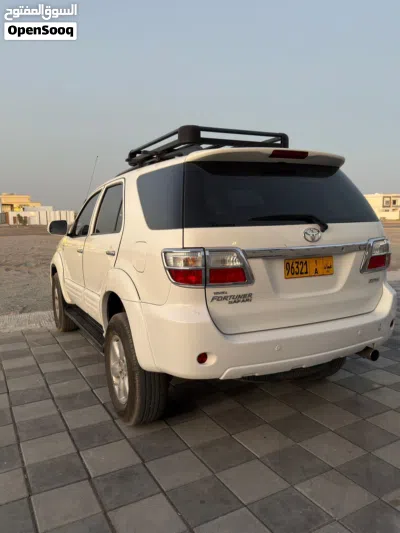 Toyota Fortuner SR5 2