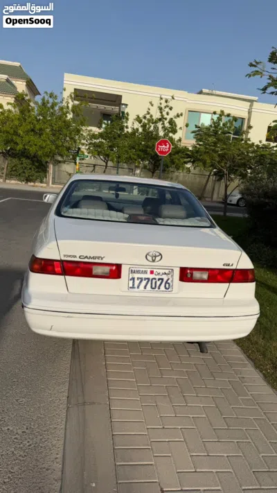 Toyota Camry GLI 3