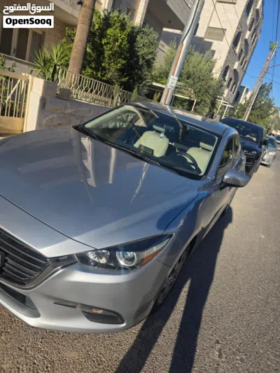 Mazda 3 Standard 2