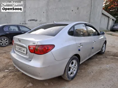 Hyundai Avante Standard 2
