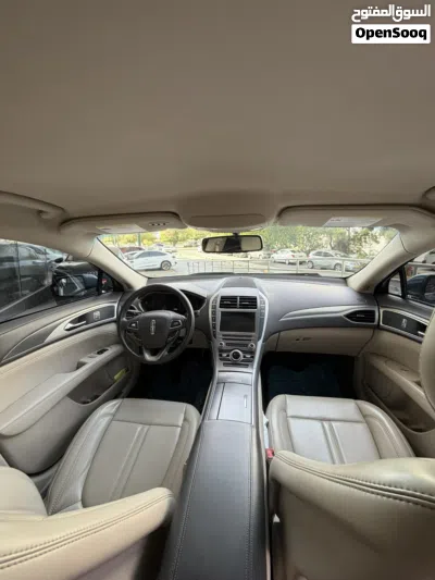 Lincoln MKZ Premiere 4