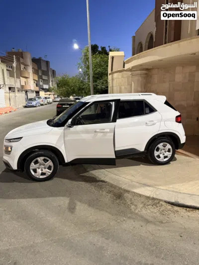 Hyundai Venue Standard 2