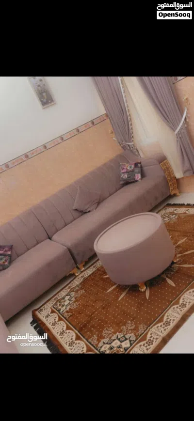 كنب حرف L شبه جديد مع ستاره وطاوله بسعر حلو 2