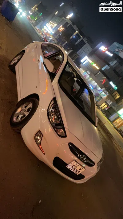 Hyundai Accent Standard 3