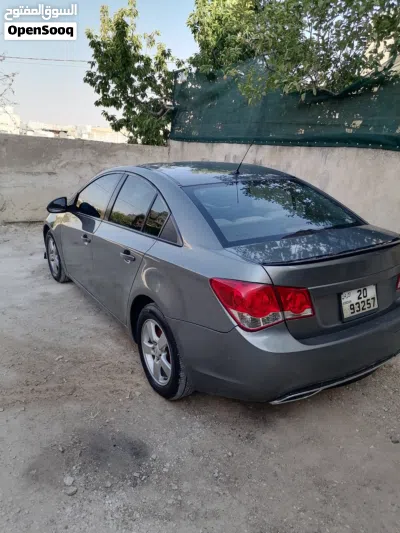 Chevrolet Cruze LS 4
