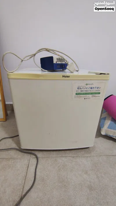 HAEIR MINI FRIDGE 2