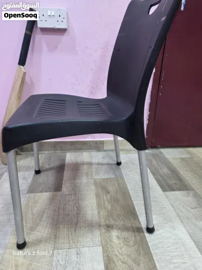 black heavy duty plastic chair 2