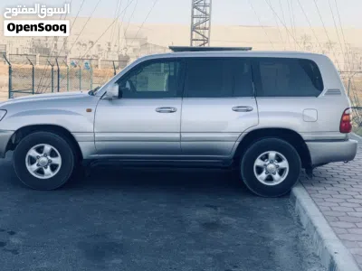 Toyota Land Cruiser VX 4