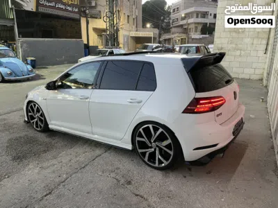 فولكسفاغن جولف GTI Standard 3