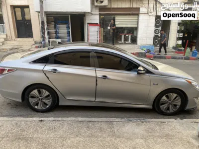 Hyundai Sonata Limited 4
