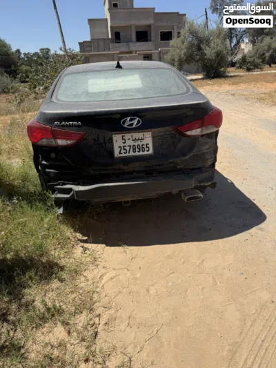 Hyundai Elantra Standard 2