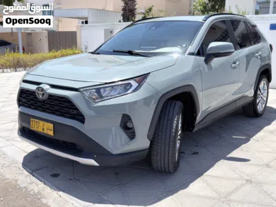 Toyota RAV 4 XLE 3