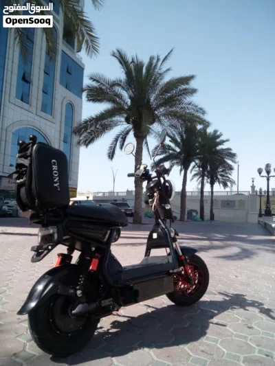 دراجه كهربائيه كبيرة وحديثه ومعدله 4