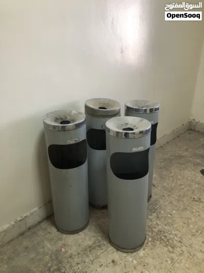 سلة نفايات مع طفاية سجائر معدنية 2