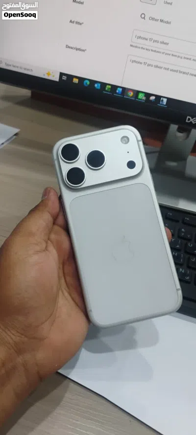Selling my iPhone 17 Pro 256GB Silver in excellent condition. 2
