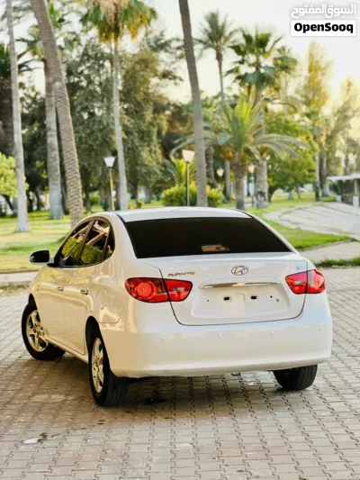 Hyundai Avante SE 3