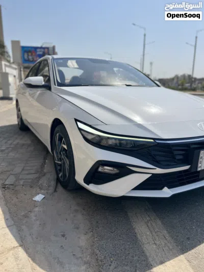 Hyundai Elantra Limited 3