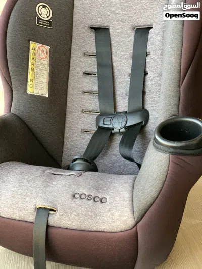 مقعد سيارة بحاله ممتازه Cosco car seat 2
