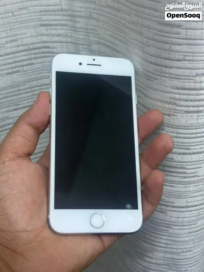 Brand:Apple Model:Iphone 7 storage :32 GB screen size:4.5 3