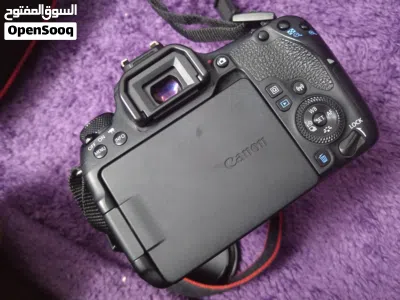 كاميرا كانون 77d مرتبة واستعمال خفيف... معها كل أغراضها عدستها الاساسية والبطارية والستراب والشاحن. 2