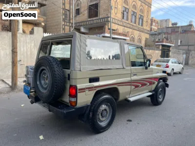 Toyota Land Cruiser Grand Touring 3
