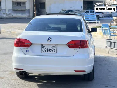 Volkswagen Jetta Sport 4
