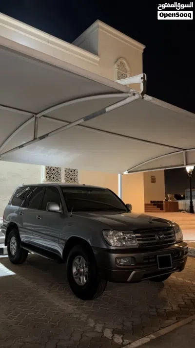 Toyota Land Cruiser VXR 2