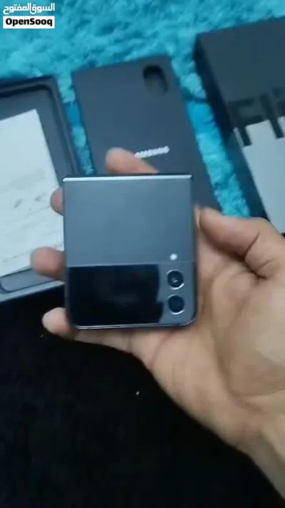 Z Flip 4 للبيع شبه جديد استعمال تجربه اسبوعين 4