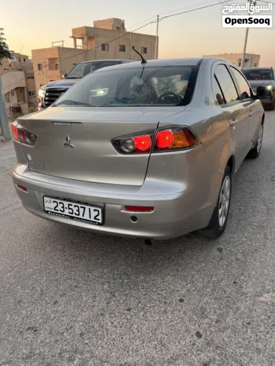 ميتسوبيشي لانسر Standard 4