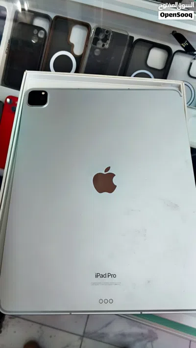 يوجد لدي ايبادات (برو M2 انش عدد2 بطاريه 92 + 90 13 inch طبعا ال ثنين مدخل خط شريحه ) و برو 2018 واي 2